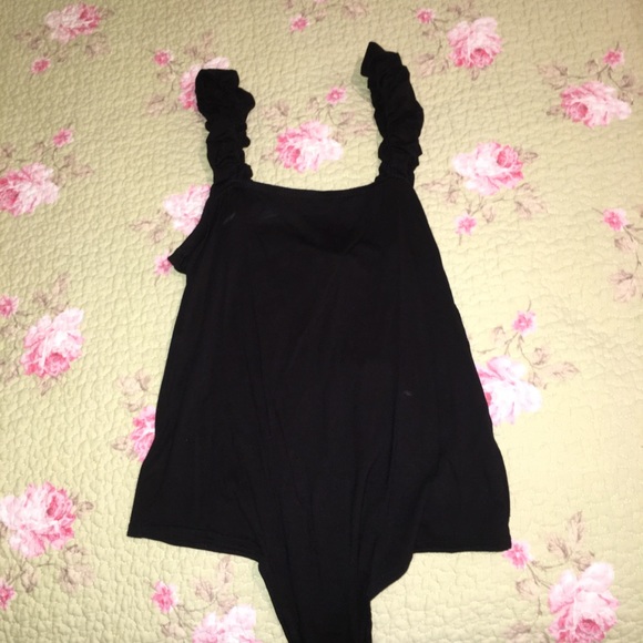 Pretty Little Thing thong bodysuit - Picture 2 of 3